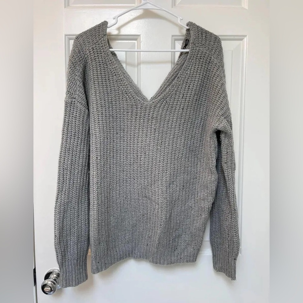 Francesca's Collections Gray V-Neck Sweater